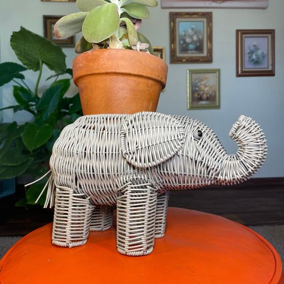 Vintage Grey Woven Elephant Planter Unique Decor Plant Holder - Picture 1 of 16
